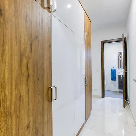 Beautiful 3br With Private Terrace & Views By 360 Estates