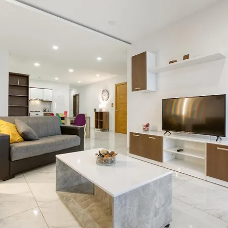 Apartmán Beautiful 3br With Private Terrace & Views By 360 Estates