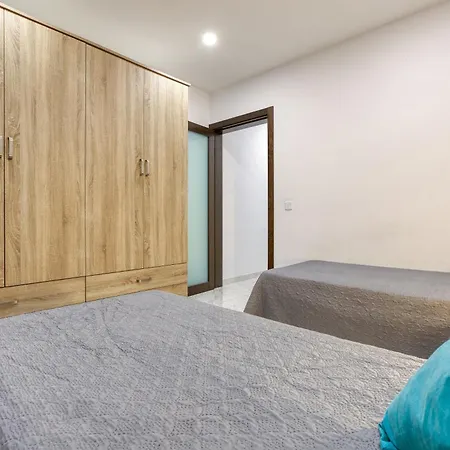Beautiful 3br With Private Terrace & Views By 360 Estates Apartmán